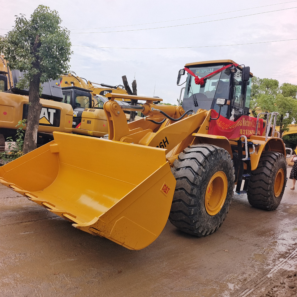 CATERPILLAR 966H CAT - Chargeuse sur pneus: photos 2 CATERPILLAR 966H CAT - Chargeuse sur pneus: photos 2