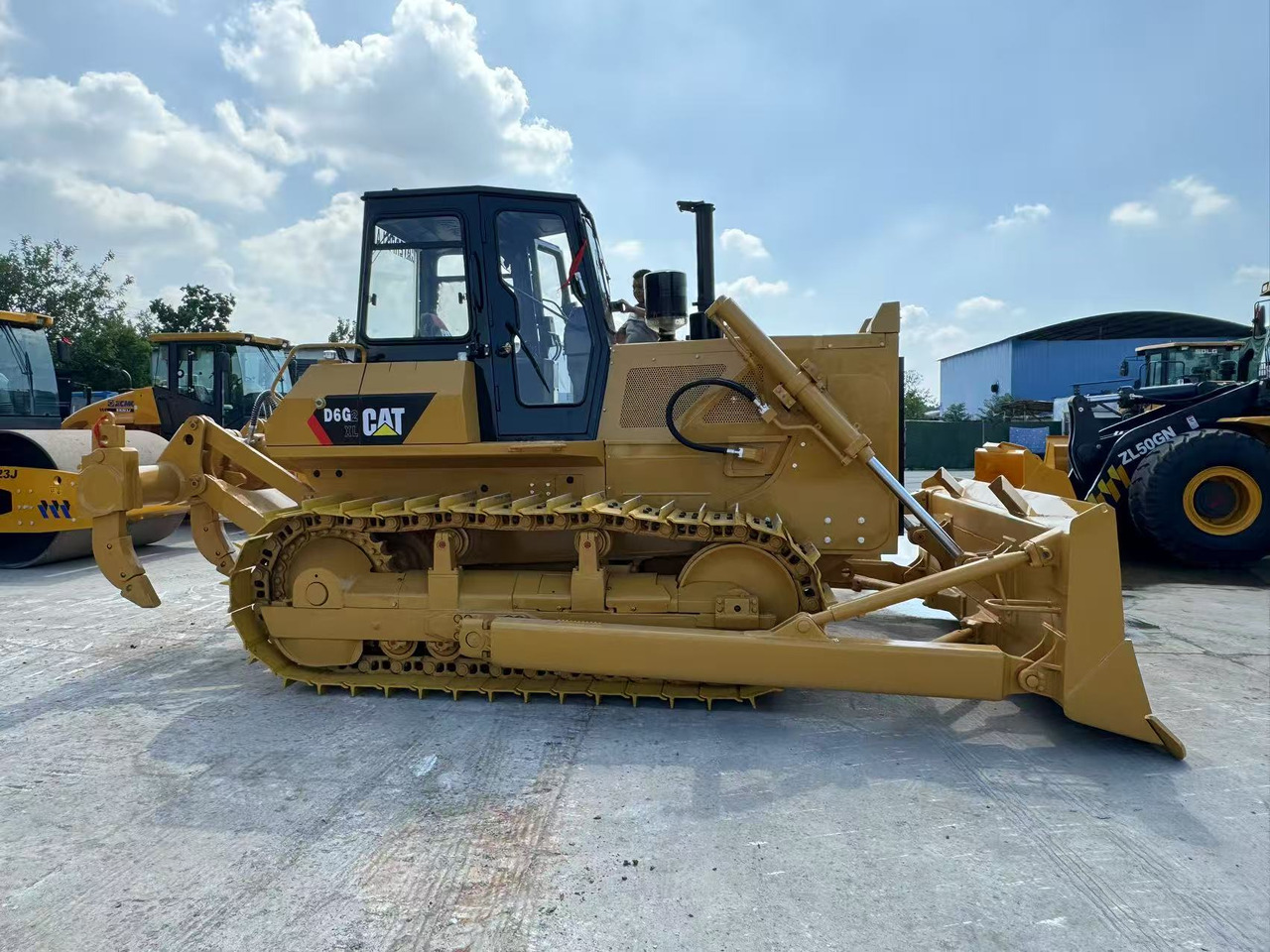 CATERPILLAR D6G CAT D 6 G D7G D8R D8T D6R - Bulldozer: photos 3 CATERPILLAR D6G CAT D 6 G D7G D8R D8T D6R - Bulldozer: photos 3