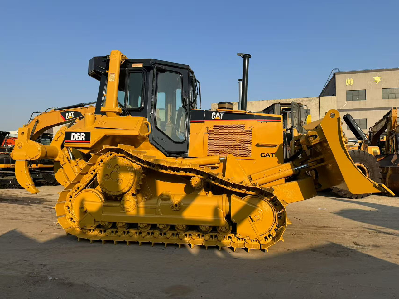 CATERPILLAR D6R CAT D 6 R D6G D7G - Bulldozer: photos 4 CATERPILLAR D6R CAT D 6 R D6G D7G - Bulldozer: photos 4