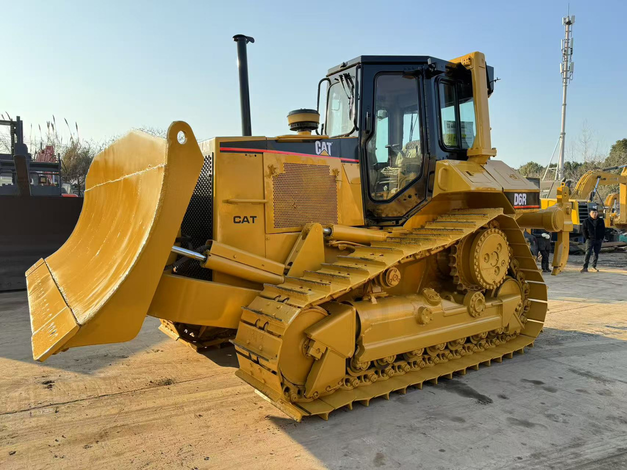 CATERPILLAR D6R CAT D6 R D6G D7G D7R D8R D9R - Bulldozer: photos 1 CATERPILLAR D6R CAT D6 R D6G D7G D7R D8R D9R - Bulldozer: photos 1