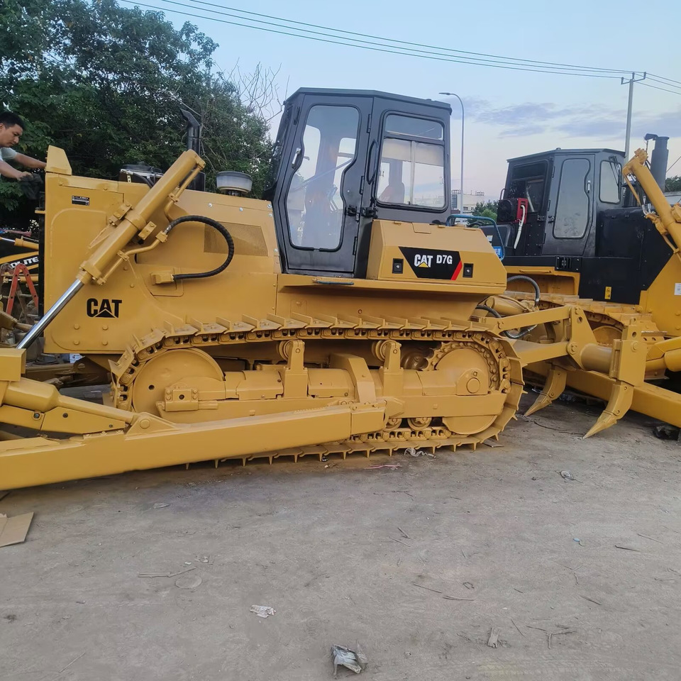 CATERPILLAR D7G CAT D 7 G WITH RIPPER D6G D6R D8R D8N D8T - Bulldozer: photos 1 CATERPILLAR D7G CAT D 7 G WITH RIPPER D6G D6R D8R D8N D8T - Bulldozer: photos 1