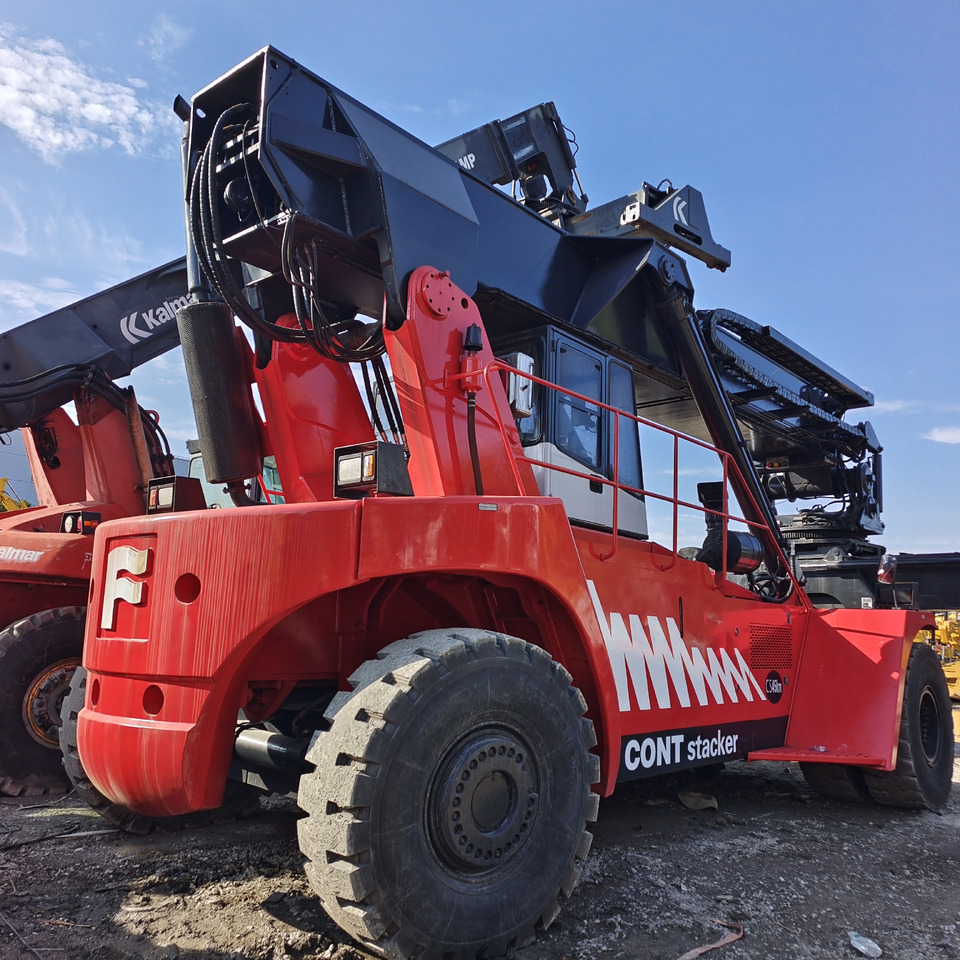 FANTUZZI CS45KMHD 45 TON - Reach stacker: photos 1 FANTUZZI CS45KMHD 45 TON - Reach stacker: photos 1