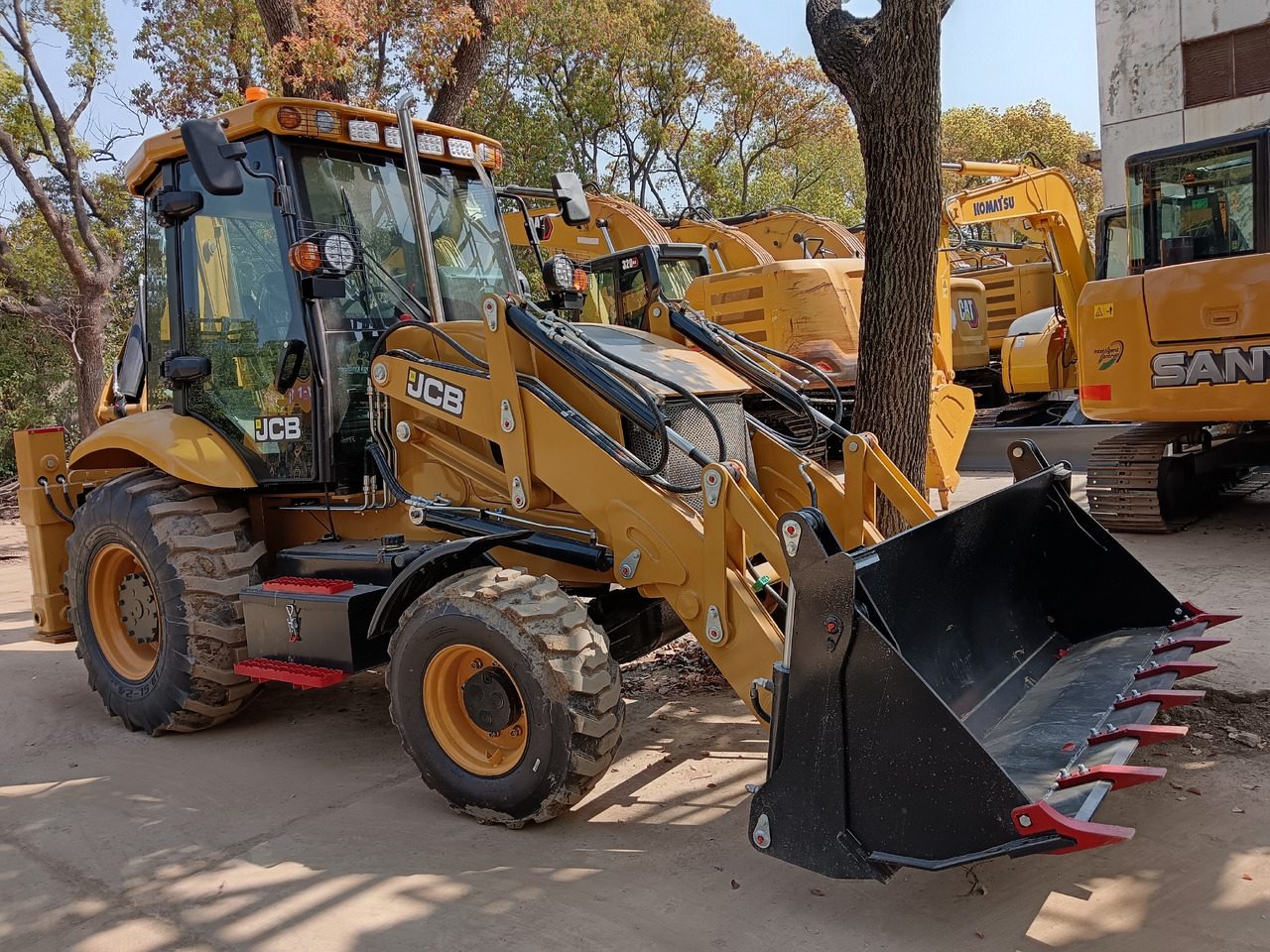 JCB 3CX BRAND NEW - Tractopelle: photos 4 JCB 3CX BRAND NEW - Tractopelle: photos 4
