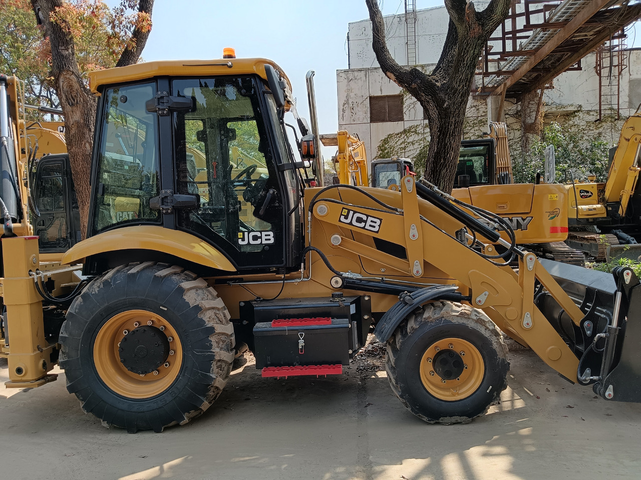 JCB 3CX BRAND NEW - Tractopelle: photos 3 JCB 3CX BRAND NEW - Tractopelle: photos 3