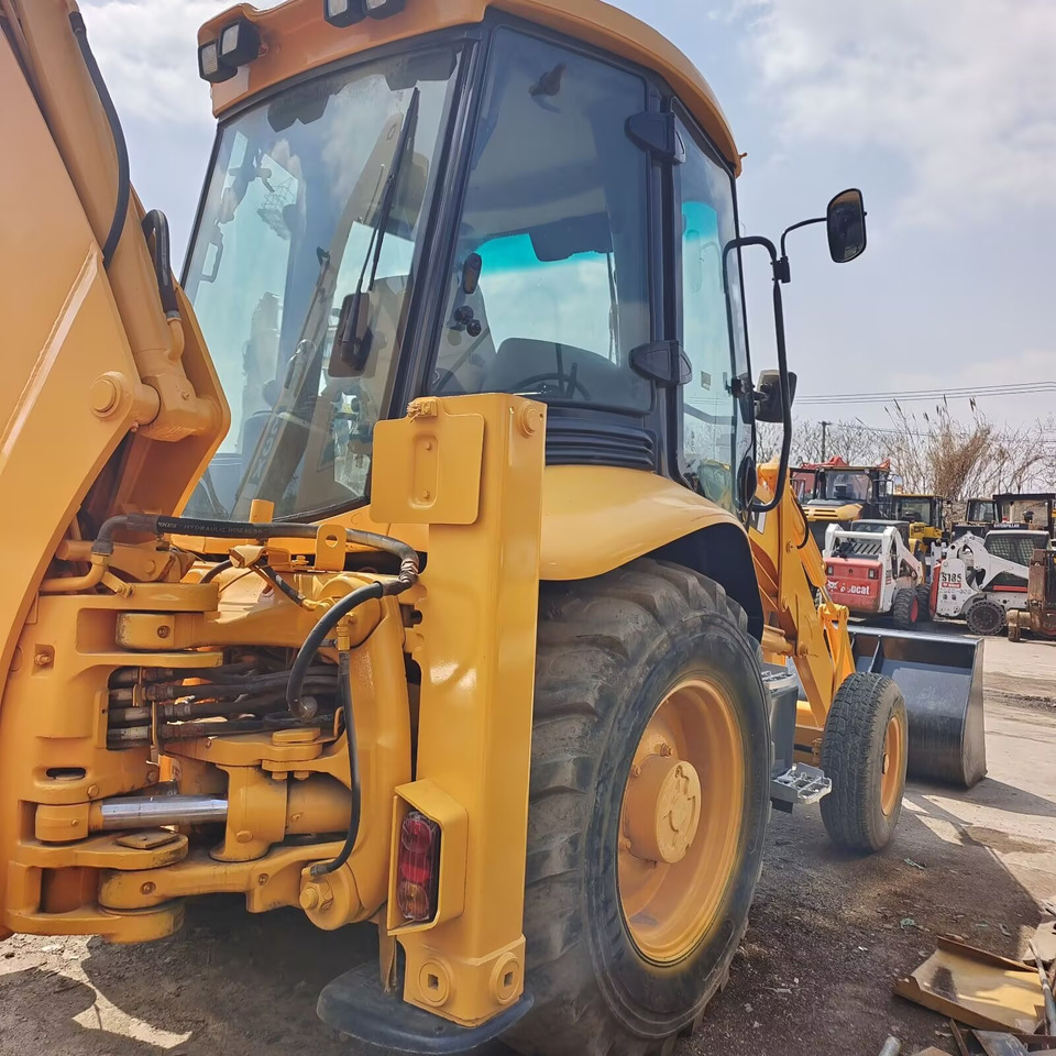 JCB 3CX ORIGINAL MADE IN UK - Tractopelle: photos 1 JCB 3CX ORIGINAL MADE IN UK - Tractopelle: photos 1