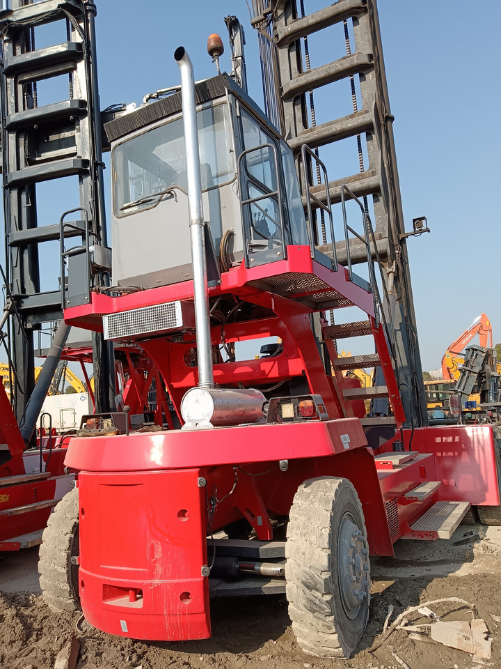 KALMAR DCE90 - Reach stacker: photos 2 KALMAR DCE90 - Reach stacker: photos 2