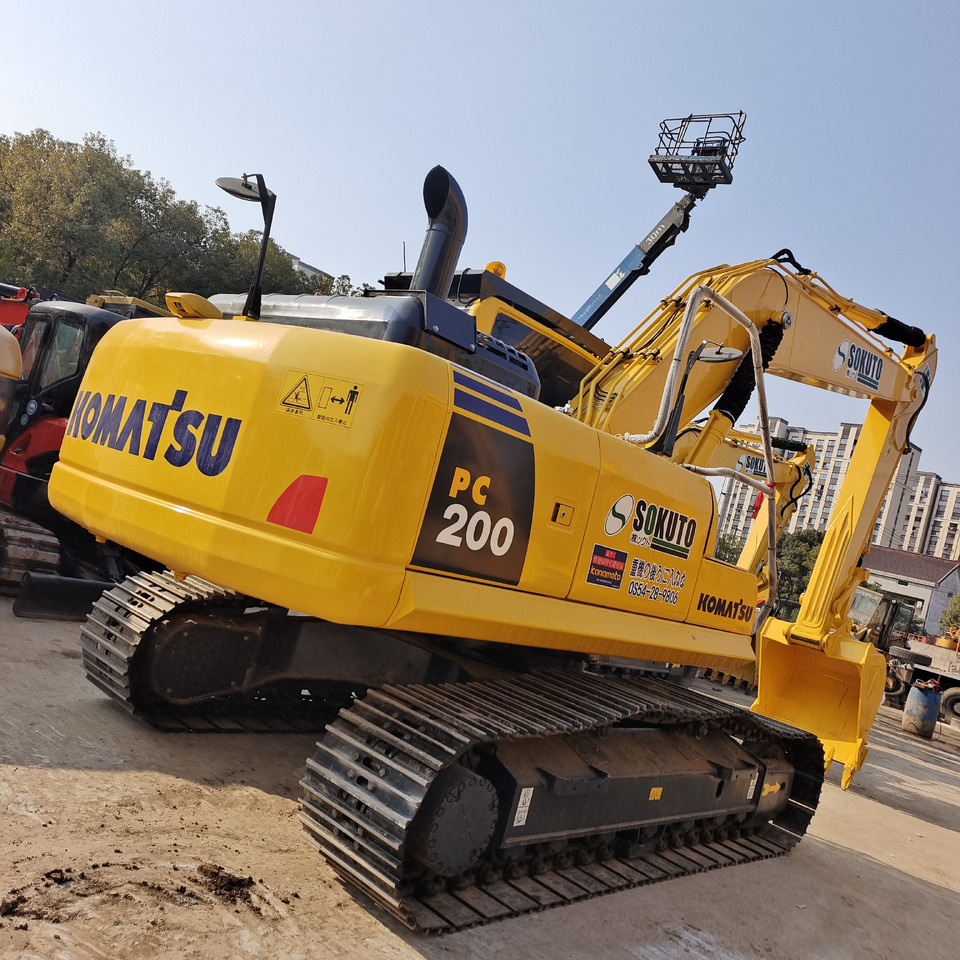 KOMATSU PC 200-8 PC200-8 PC220-8 PC210LC-8 - Pelle sur chenille: photos 2 KOMATSU PC 200-8 PC200-8 PC220-8 PC210LC-8 - Pelle sur chenille: photos 2