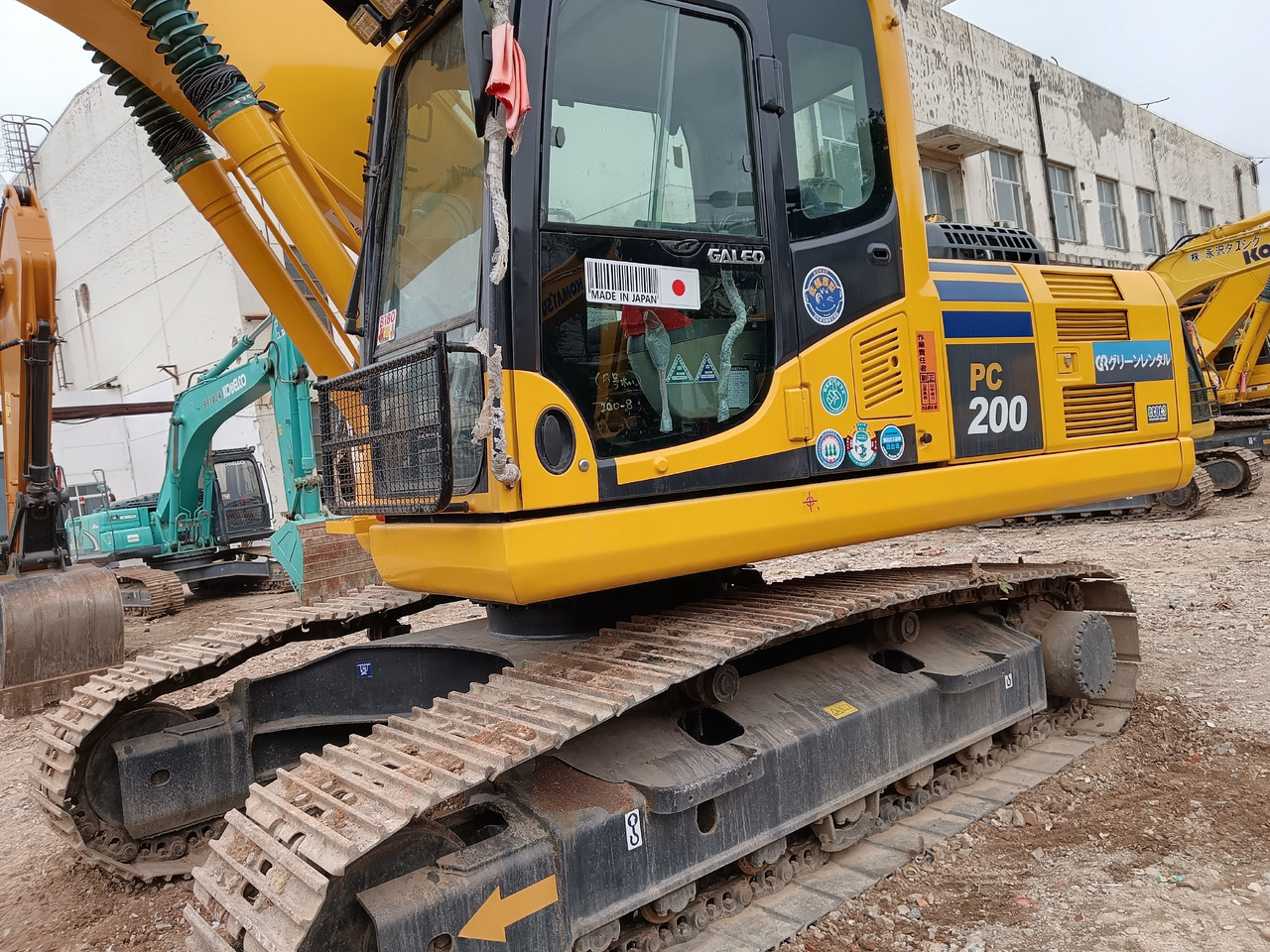 Pelle sur chenille KOMATSU PC200-8: photos 10