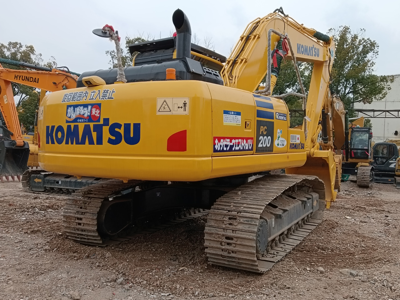 KOMATSU PC200-8 N1 - Pelle sur chenille: photos 4 KOMATSU PC200-8 N1 - Pelle sur chenille: photos 4