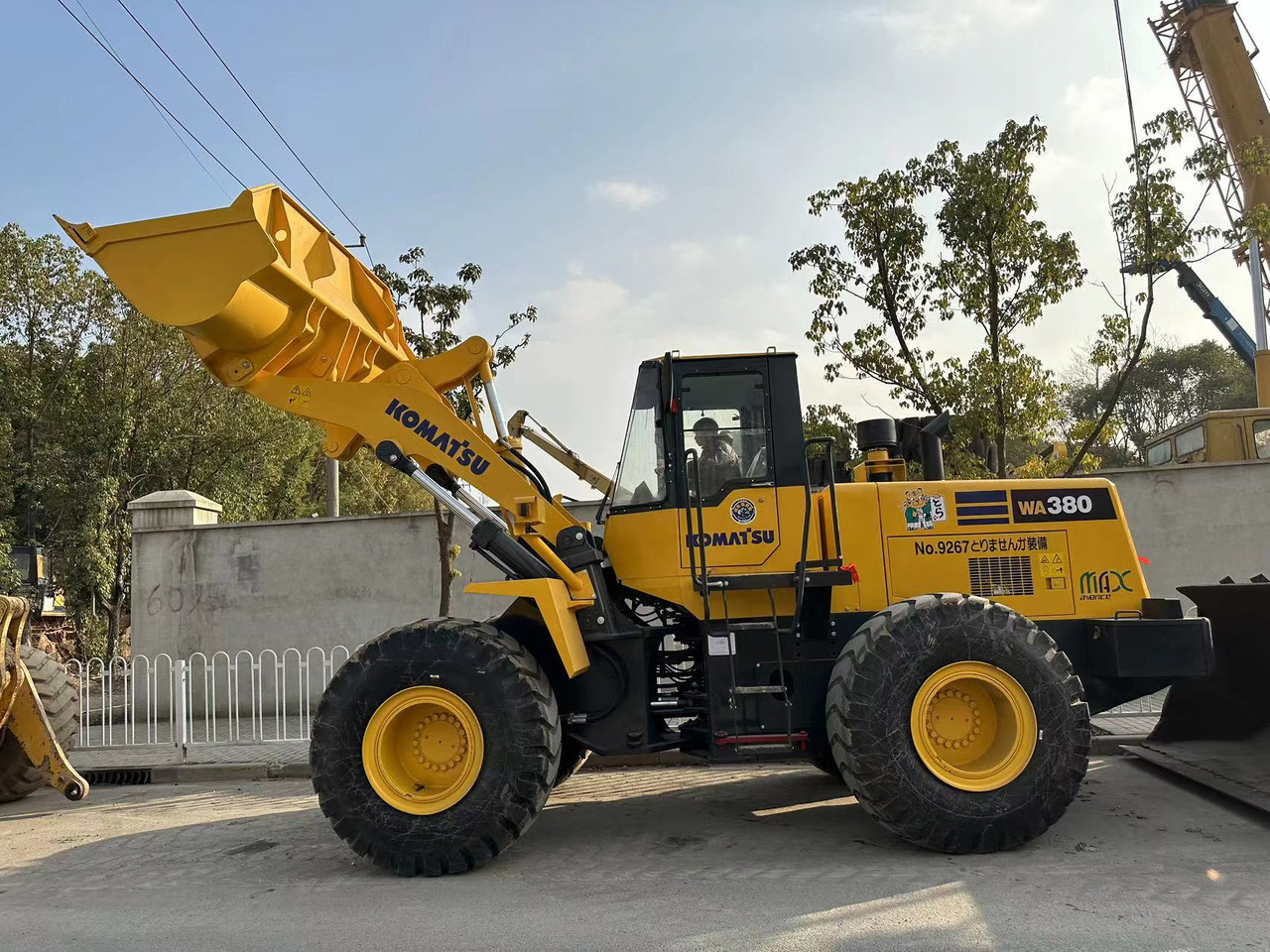 KOMATSU WA 380 - Chargeuse sur pneus: photos 1 KOMATSU WA 380 - Chargeuse sur pneus: photos 1