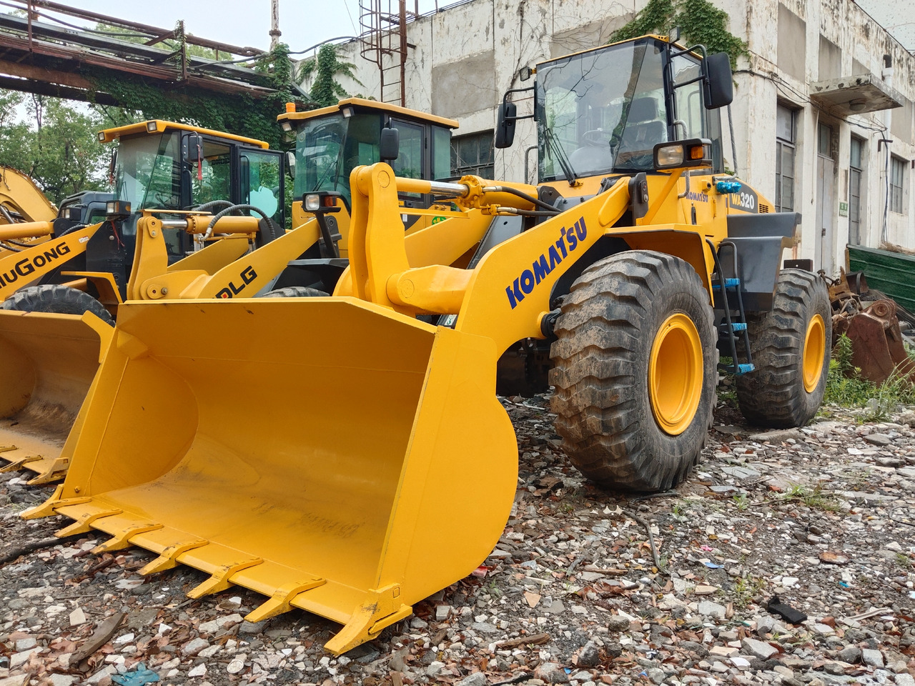 KOMATSU WA320-5 WA 320 - 5 - Chargeuse sur pneus: photos 5 KOMATSU WA320-5 WA 320 - 5 - Chargeuse sur pneus: photos 5