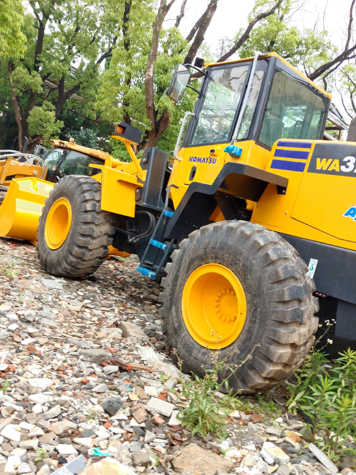KOMATSU WA320-5 WA 320 - 5 - Chargeuse sur pneus: photos 4 KOMATSU WA320-5 WA 320 - 5 - Chargeuse sur pneus: photos 4