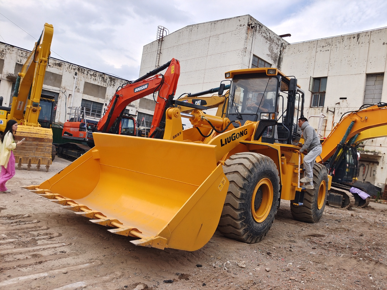 Chargeuse sur pneus LIUGONG 856 Liugong 856h CLG856H: photos 13