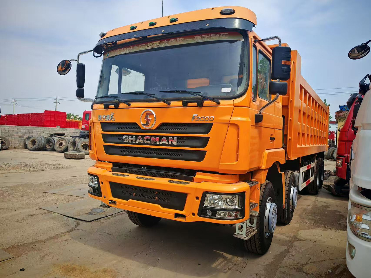 SHACMAN F3000 8*4 DUMP TRUCK - Camion benne: photos 3 SHACMAN F3000 8*4 DUMP TRUCK - Camion benne: photos 3