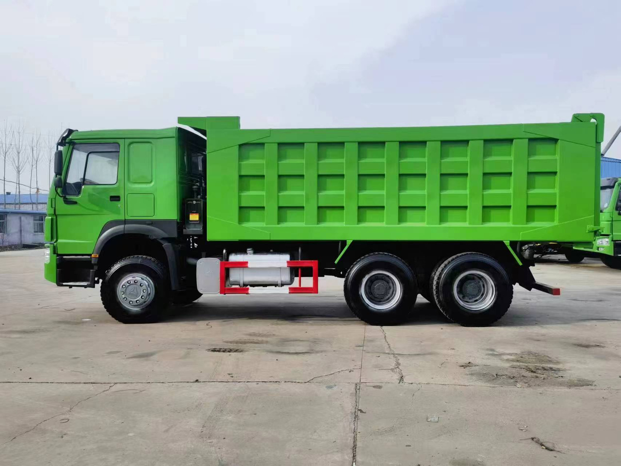 SINOTRUK HOWO 6*4 8*4 371 375 380 400 420 460 HP DUMP TRUCK - Camion benne: photos 1 SINOTRUK HOWO 6*4 8*4 371 375 380 400 420 460 HP DUMP TRUCK - Camion benne: photos 1
