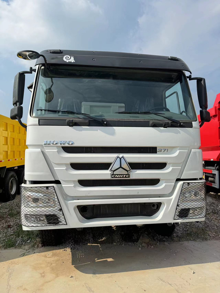 SINOTRUK HOWO 8*4 6*4 371 375 380 400 420 460HP - Camion benne: photos 5 SINOTRUK HOWO 8*4 6*4 371 375 380 400 420 460HP - Camion benne: photos 5