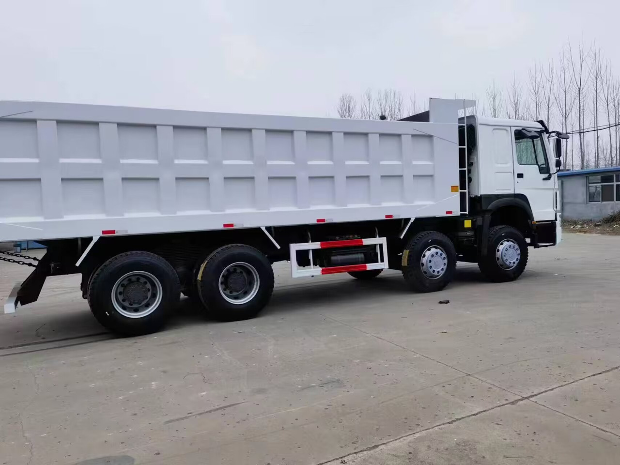SINOTRUK HOWO 8*4 6*4 dump truck - Camion benne: photos 1 SINOTRUK HOWO 8*4 6*4 dump truck - Camion benne: photos 1