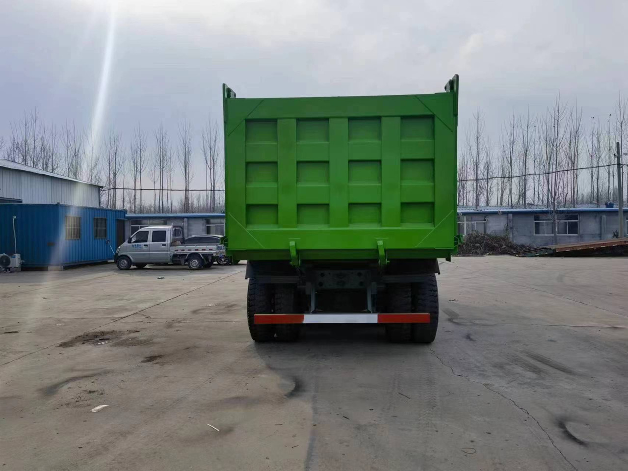 SINOTRUK HOWO - Camion benne: photos 4 SINOTRUK HOWO - Camion benne: photos 4