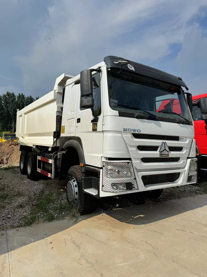 SINOTRUK HOWO DUMP TRUCK 6*4 8*4 - Camion benne: photos 4 SINOTRUK HOWO DUMP TRUCK 6*4 8*4 - Camion benne: photos 4