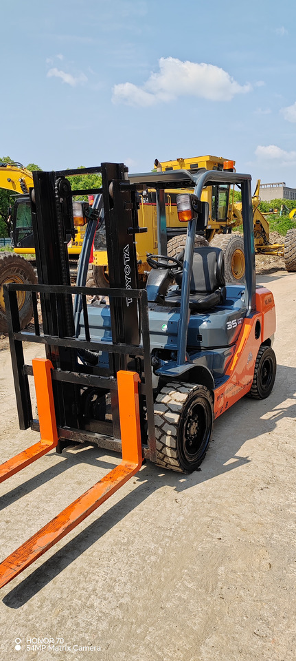 TOYOTA FD35 - Chariot élévateur diesel: photos 5 TOYOTA FD35 - Chariot élévateur diesel: photos 5