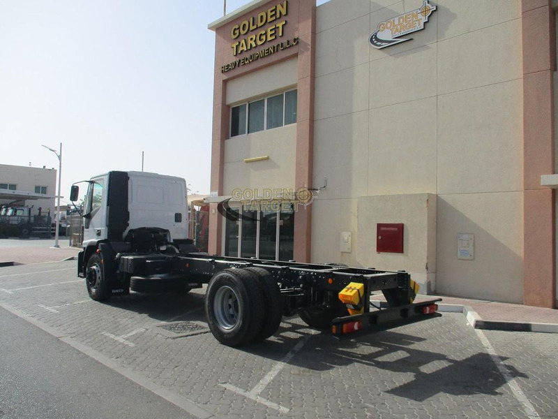 Iveco EUROCARGO 180E28 - Semi-remorque châssis: photos 4 Iveco EUROCARGO 180E28 - Semi-remorque châssis: photos 4