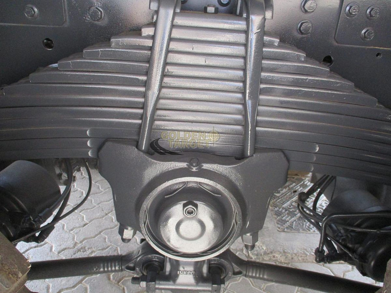 Camion citerne Iveco TRAKKER 380: photos 11