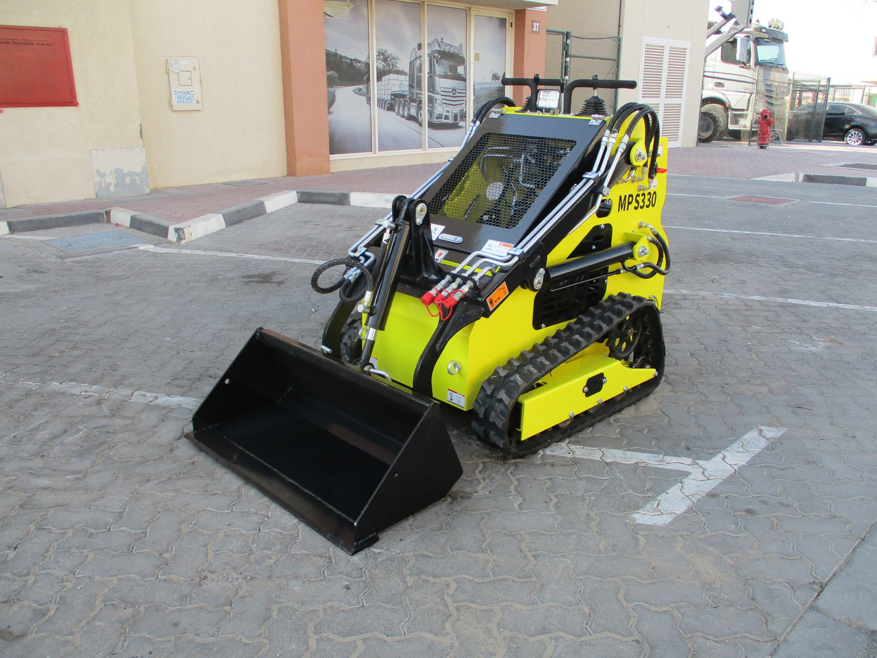 MACHPRO MPS330 Mini Skid Steer - Mini chargeuse: photos 2 MACHPRO MPS330 Mini Skid Steer - Mini chargeuse: photos 2