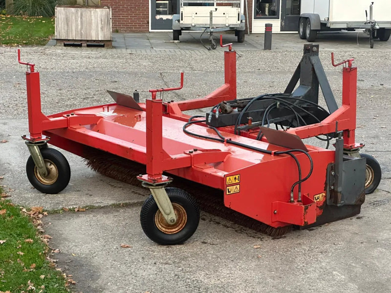 Hekamp Veegmachine met opvangbak Hydraulisch borstel - Tracteur agricole: photos 3 Hekamp Veegmachine met opvangbak Hydraulisch borstel - Tracteur agricole: photos 3
