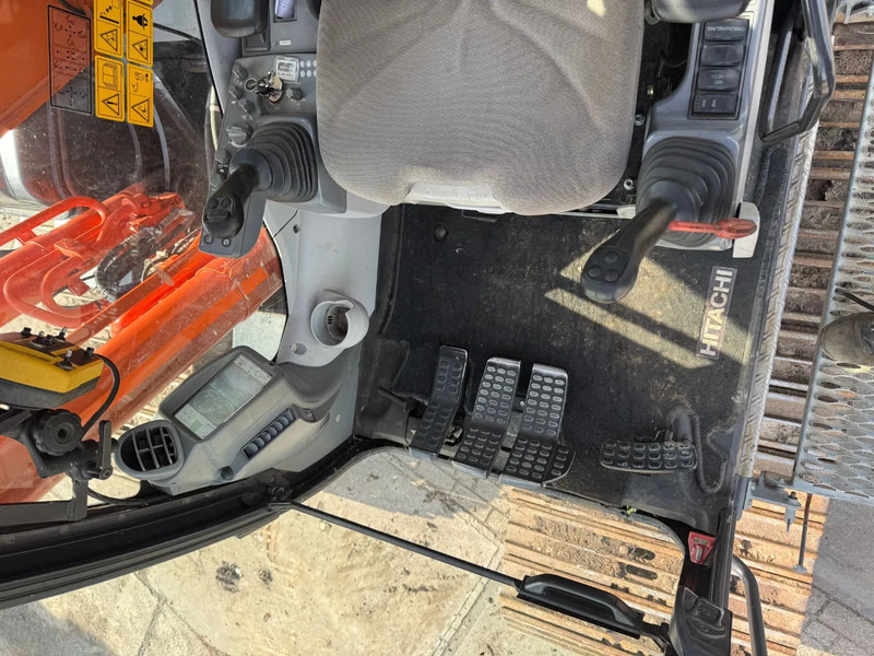 Hitachi Zaxis ZX 210- LC 5B Rupskraan - Pelle sur chenille: photos 3 Hitachi Zaxis ZX 210- LC 5B Rupskraan - Pelle sur chenille: photos 3