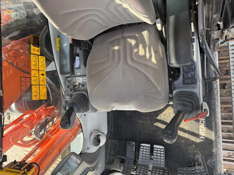 Hitachi Zaxis ZX 210- LC 5B Rupskraan - Pelle sur chenille: photos 4 Hitachi Zaxis ZX 210- LC 5B Rupskraan - Pelle sur chenille: photos 4