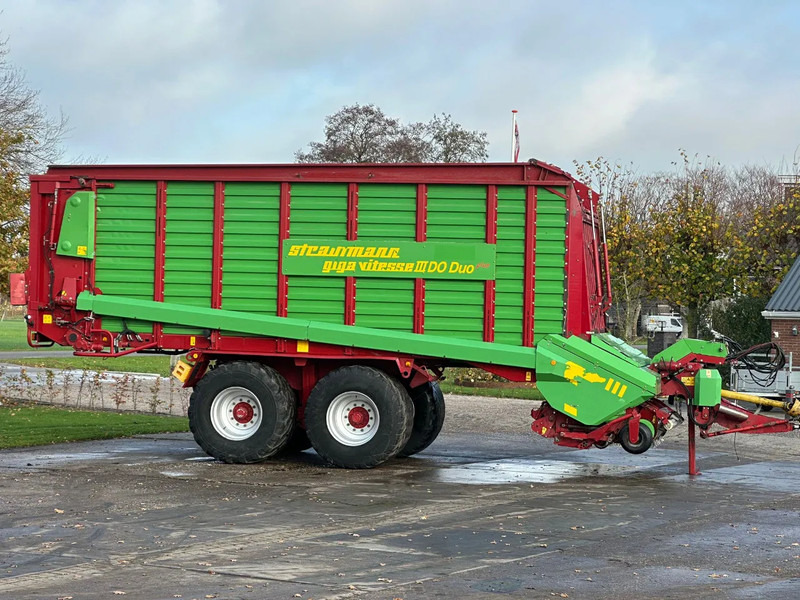 Strautmann Giga Vitesse III 3 Ladewagen Opraapwagen - Machine agricole: photos 1 Strautmann Giga Vitesse III 3 Ladewagen Opraapwagen - Machine agricole: photos 1