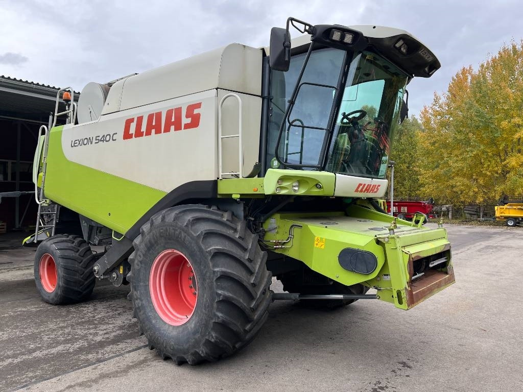 Claas Lexion 540 C - Moissonneuse-batteuse: photos 1 Claas Lexion 540 C - Moissonneuse-batteuse: photos 1