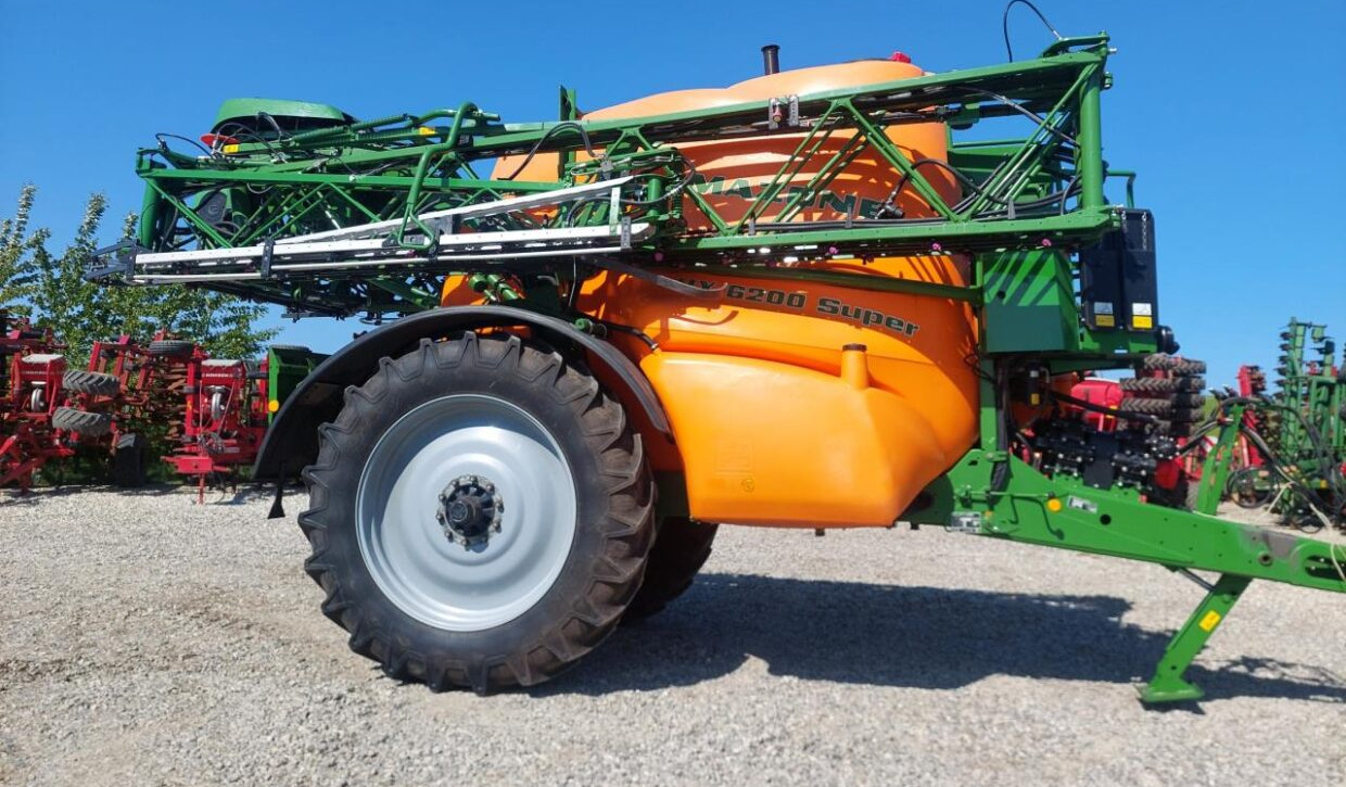 Amazone UX 6200 SUPER - 36-30-24m - Pulvérisateur traîné: photos 2 Amazone UX 6200 SUPER - 36-30-24m - Pulvérisateur traîné: photos 2