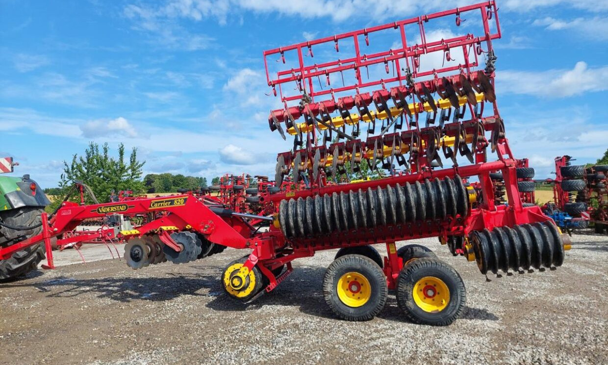 Väderstad Carrier 820 tallerkenharve - Cover crop: photos 1 Väderstad Carrier 820 tallerkenharve - Cover crop: photos 1
