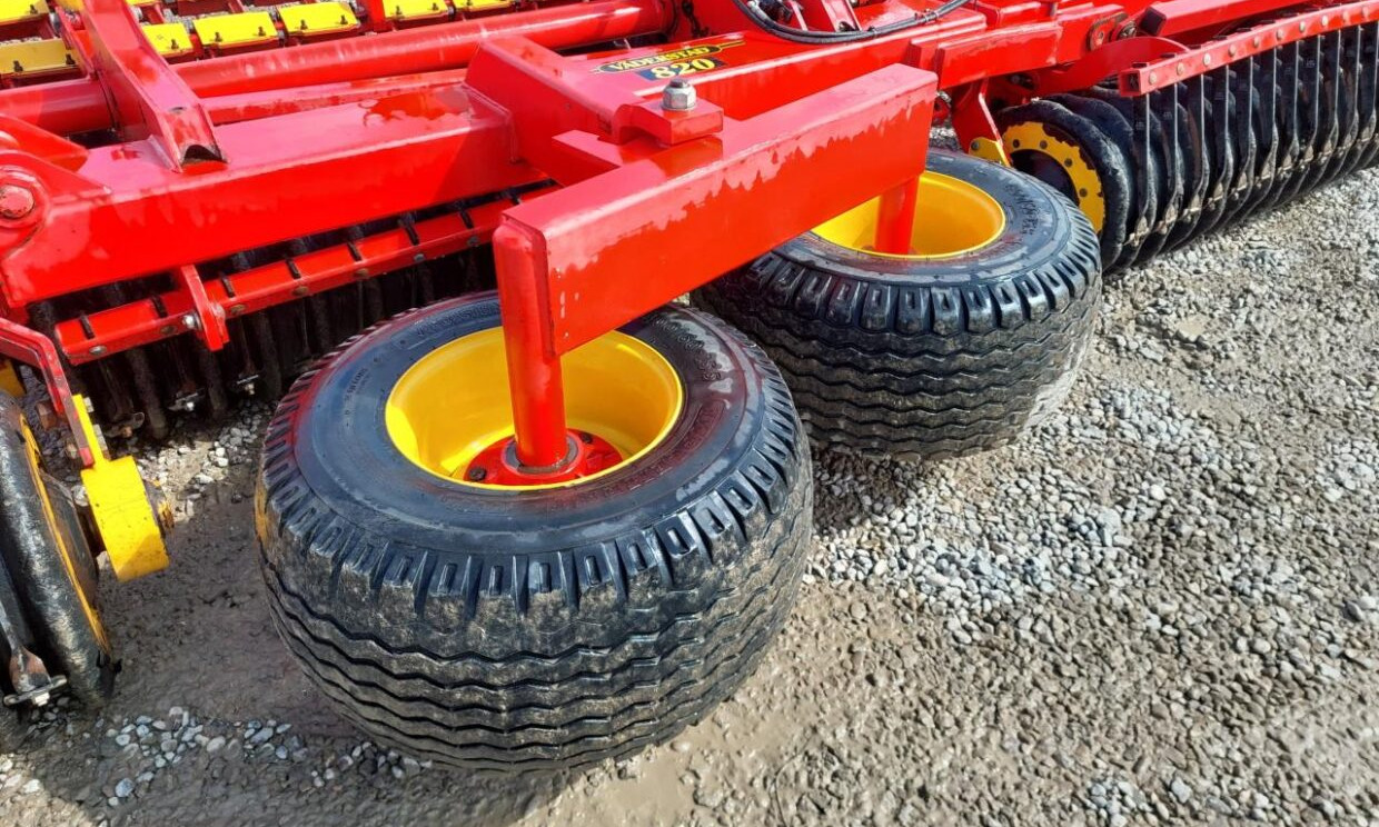 Cover crop Väderstad Carrier 820 tallerkenharve: photos 11
