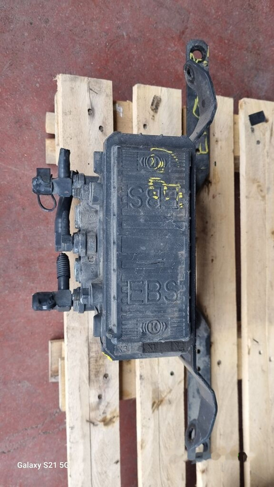 KNORR-BREMSE Knorr-Bremse AIR DRYER Mercedes-Benz ACTROS MP4 - Valve de frein pour Camion: photos 3 KNORR-BREMSE Knorr-Bremse AIR DRYER Mercedes-Benz ACTROS MP4 - Valve de frein pour Camion: photos 3