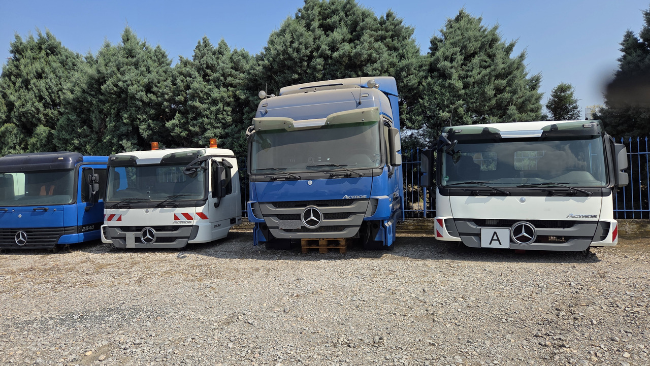 MERCEDES-BENZ ACTROS MP1-MP2-MP3 - Cabine: photos 2 MERCEDES-BENZ ACTROS MP1-MP2-MP3 - Cabine: photos 2