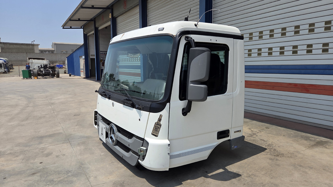 MERCEDES-BENZ ACTROS MP3 SHORT 9416002005 - Cabine: photos 2 MERCEDES-BENZ ACTROS MP3 SHORT 9416002005 - Cabine: photos 2