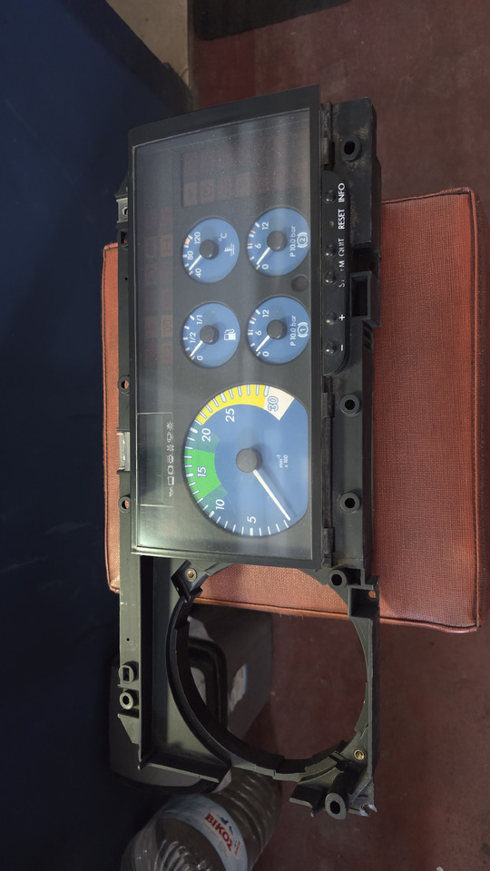 MERCEDES-BENZ ATEGO 1 - Panel de instrumentos: photos 2 MERCEDES-BENZ ATEGO 1 - Panel de instrumentos: photos 2