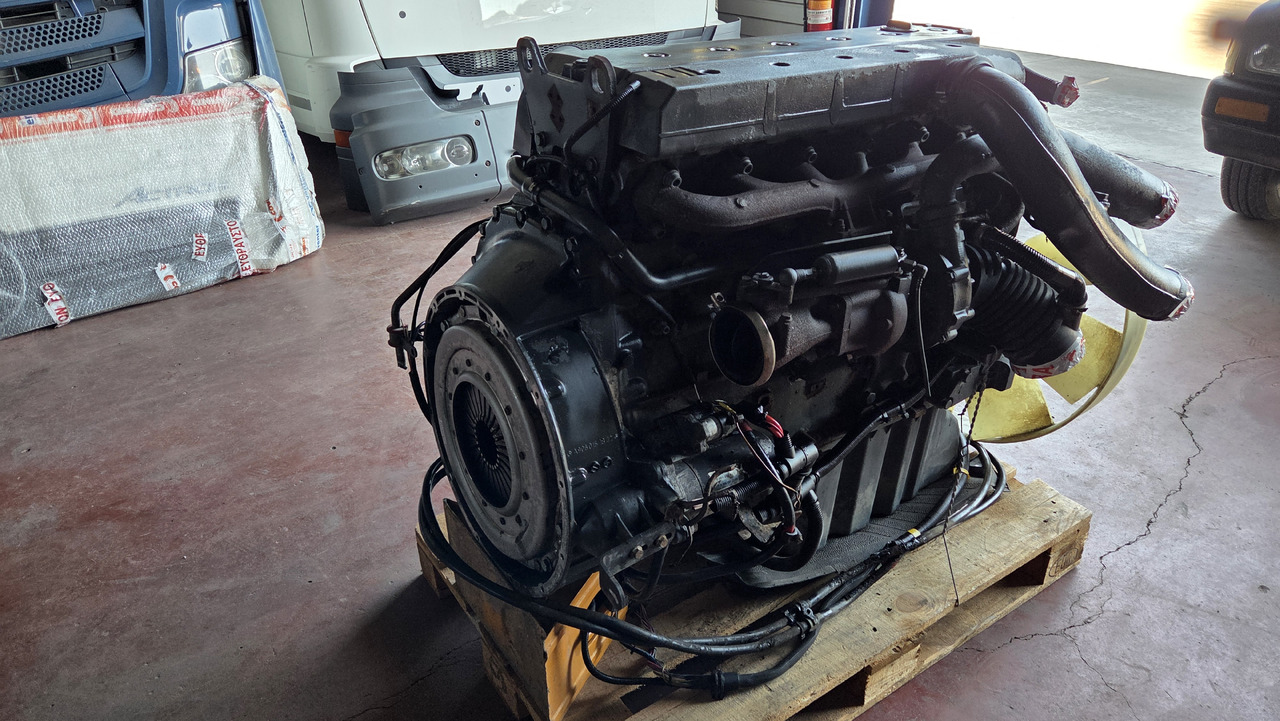 MERCEDES-BENZ ATEGO OM 906 LA - Moteur: photos 4 MERCEDES-BENZ ATEGO OM 906 LA - Moteur: photos 4
