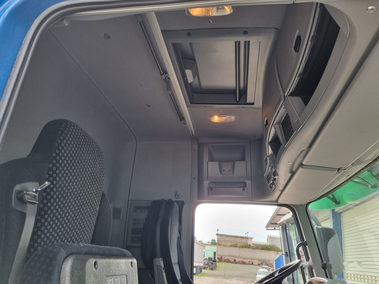 Mercedes-Benz ACTROS MP3 - Cabine pour Camion: photos 2 Mercedes-Benz ACTROS MP3 - Cabine pour Camion: photos 2