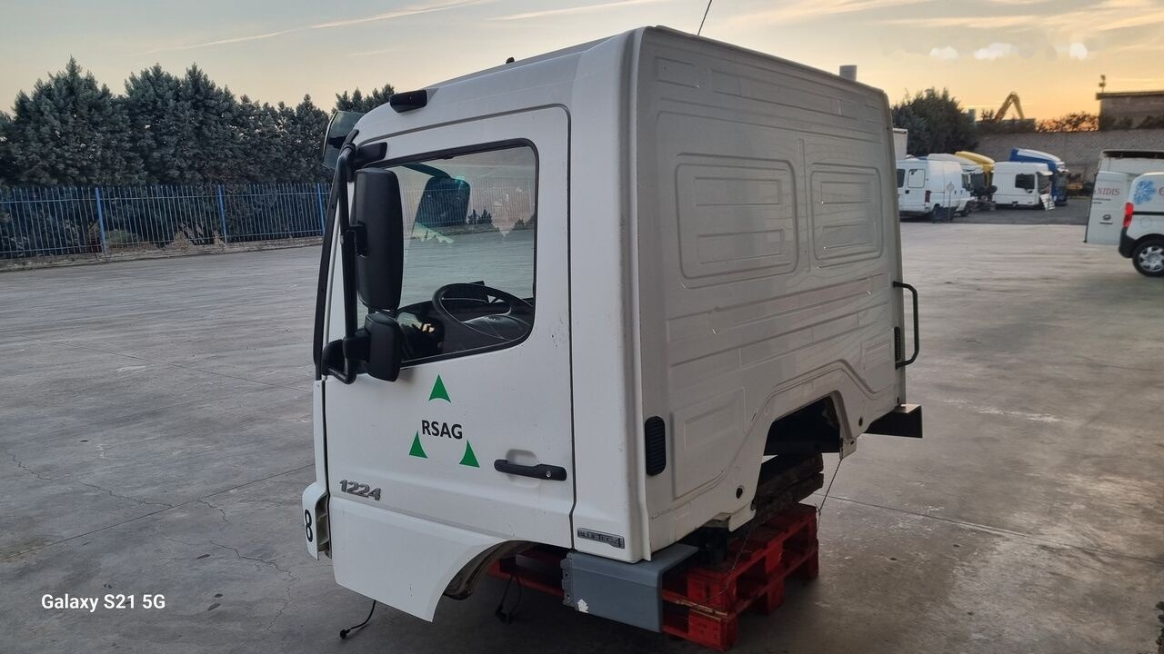 Mercedes-Benz MERCEDES ATEGO 2 A9736000020 Mercedes-Benz ATEGO 2 - Cabine pour Camion: photos 1 Mercedes-Benz MERCEDES ATEGO 2 A9736000020 Mercedes-Benz ATEGO 2 - Cabine pour Camion: photos 1