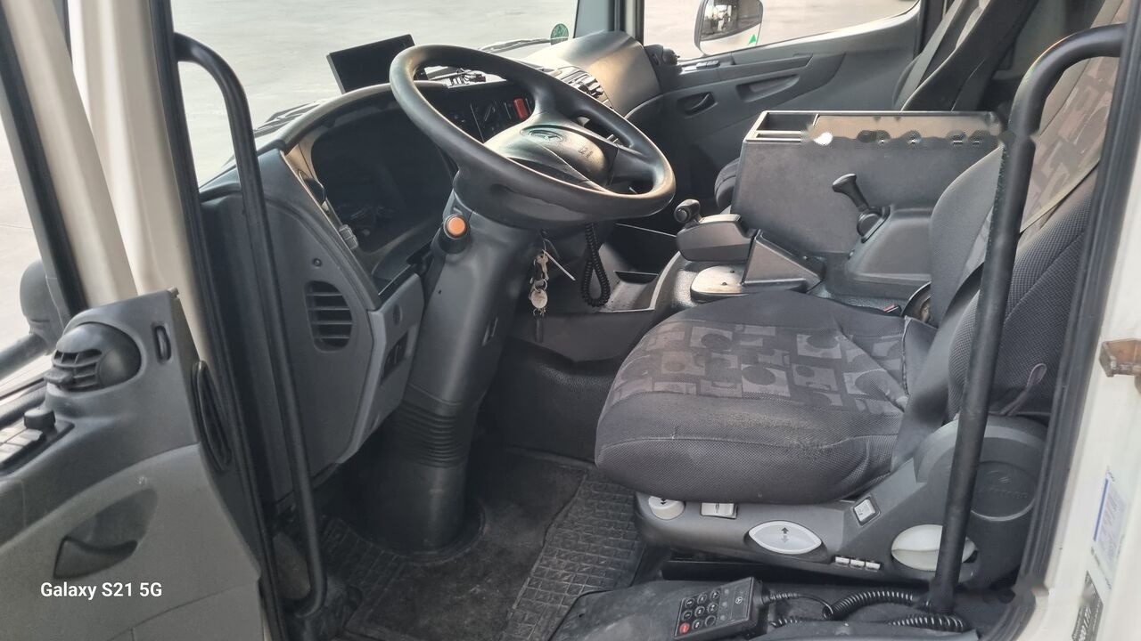 Mercedes-Benz MERCEDES ATEGO 2 A9736000020 Mercedes-Benz ATEGO 2 - Cabine pour Camion: photos 4 Mercedes-Benz MERCEDES ATEGO 2 A9736000020 Mercedes-Benz ATEGO 2 - Cabine pour Camion: photos 4