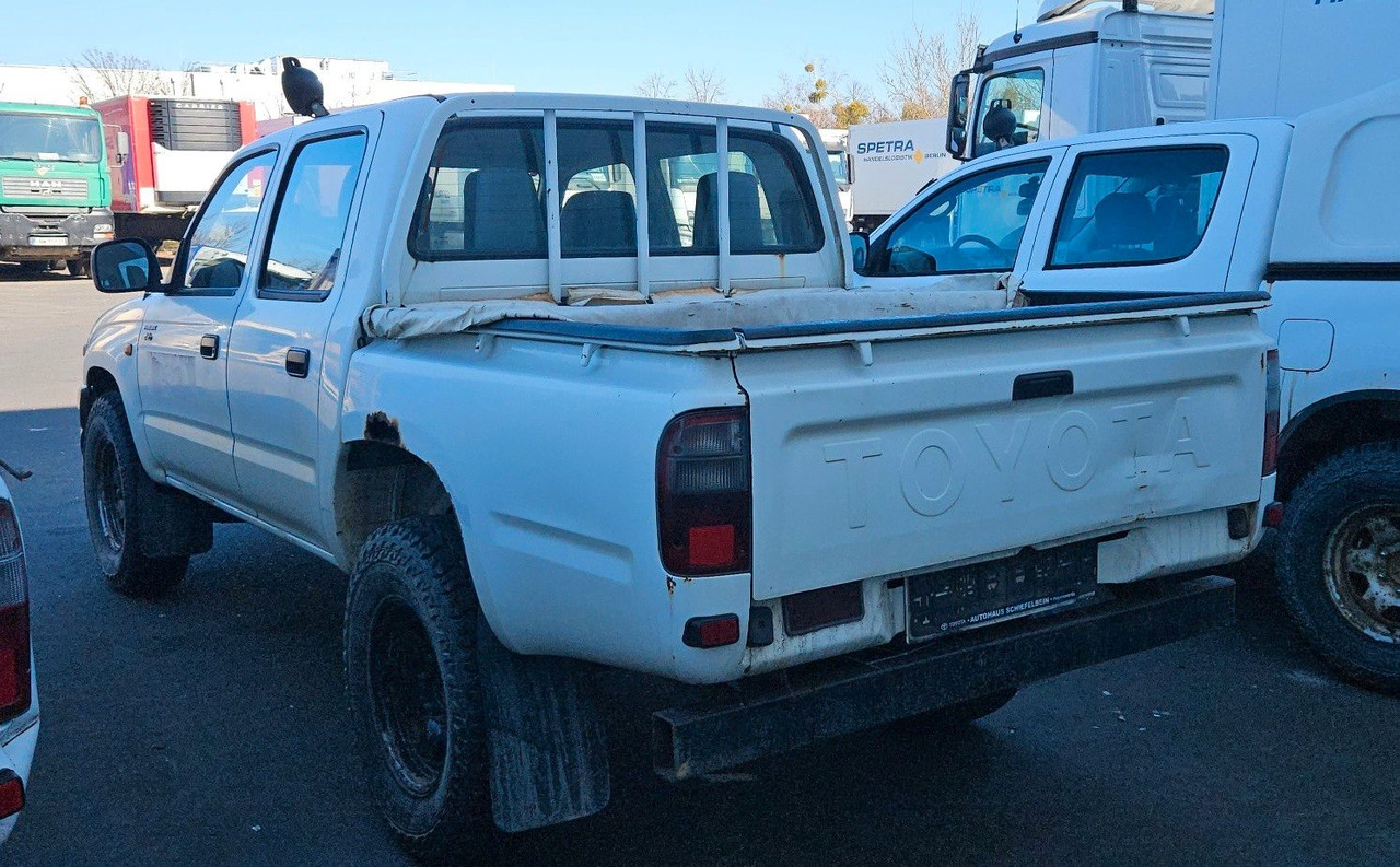 Toyota Hilux Double Cab 4x4 - SUV: photos 4 Toyota Hilux Double Cab 4x4 - SUV: photos 4