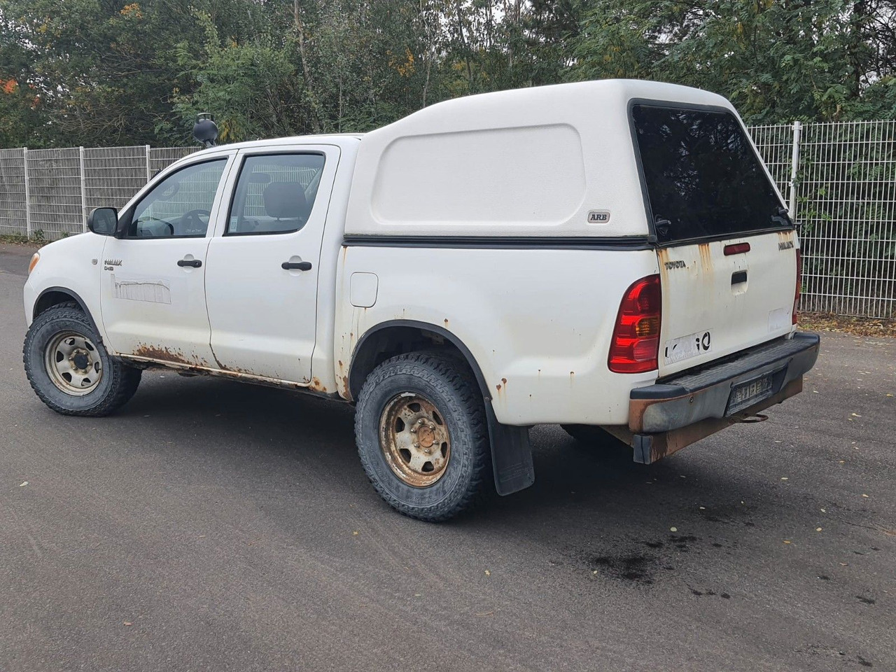 Toyota Hilux Double Cab 4x4 - SUV: photos 3 Toyota Hilux Double Cab 4x4 - SUV: photos 3