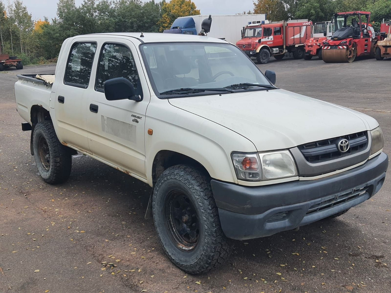 Toyota Hilux Double Cab 4x4 - SUV: photos 1 Toyota Hilux Double Cab 4x4 - SUV: photos 1