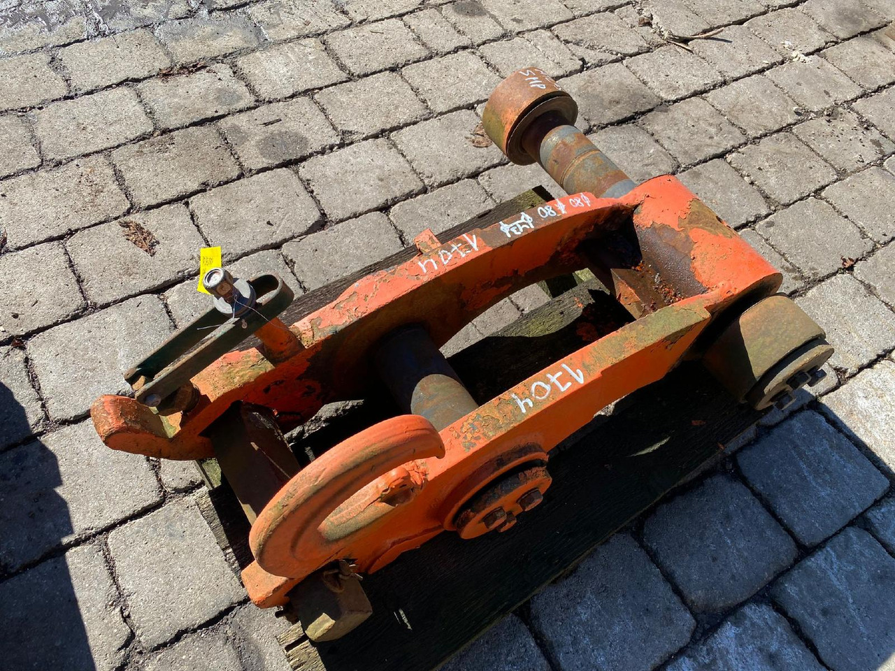 Atlas 1704 - Attache rapide pour Engins de chantier: photos 2 Atlas 1704 - Attache rapide pour Engins de chantier: photos 2