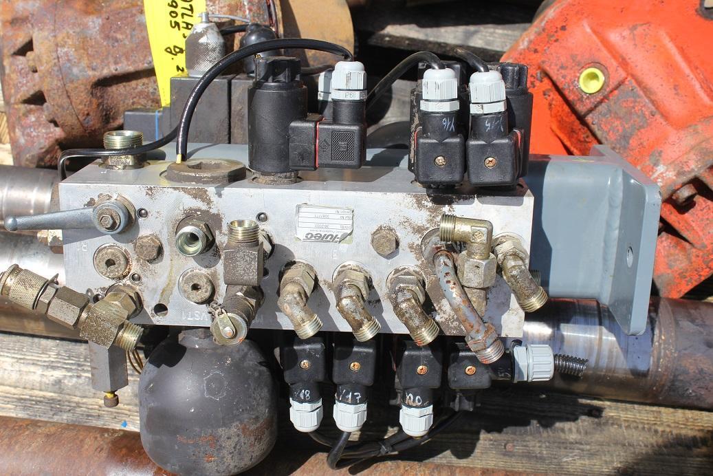 Atlas Terex 1905 M - Valve hydraulique pour Engins de chantier: photos 2 Atlas Terex 1905 M - Valve hydraulique pour Engins de chantier: photos 2