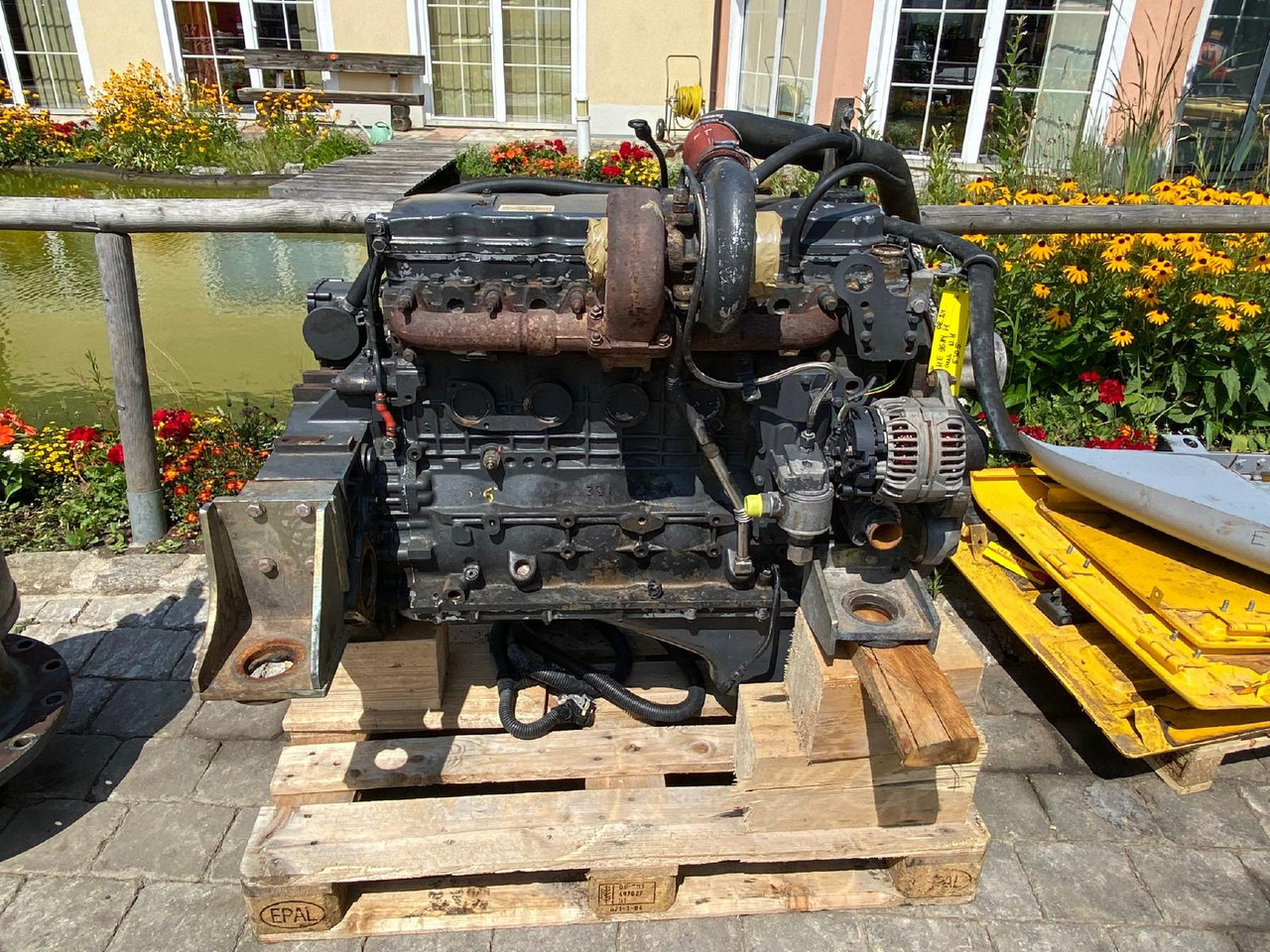 CNH F4HE9684H aus New Holland E 305 - Moteur pour Engins de chantier: photos 3 CNH F4HE9684H aus New Holland E 305 - Moteur pour Engins de chantier: photos 3