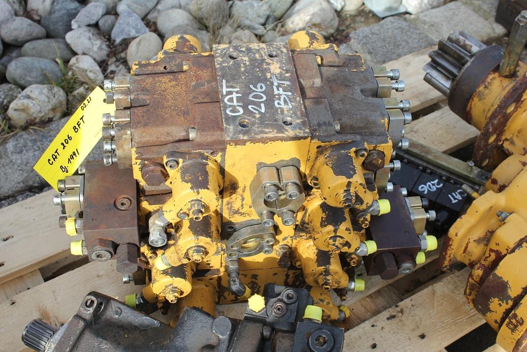 Caterpillar 206 BFT - Valve hydraulique pour Engins de chantier: photos 2 Caterpillar 206 BFT - Valve hydraulique pour Engins de chantier: photos 2